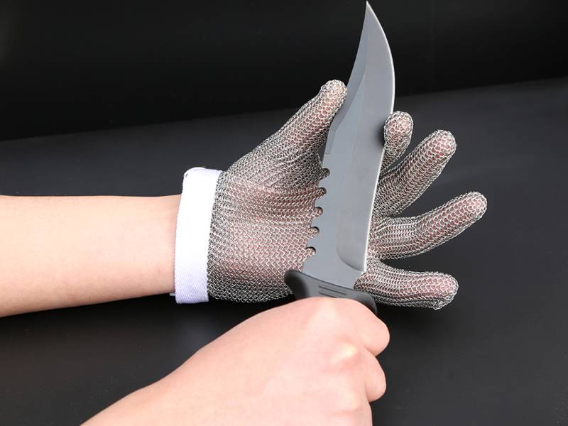 WHAT ARE CHAINMAIL BUTCHERS GLOVES?