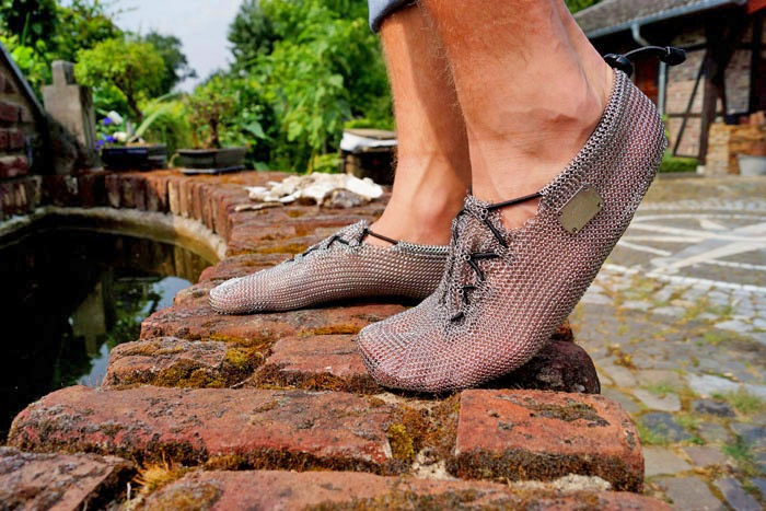 barefoot chain mail running shoe